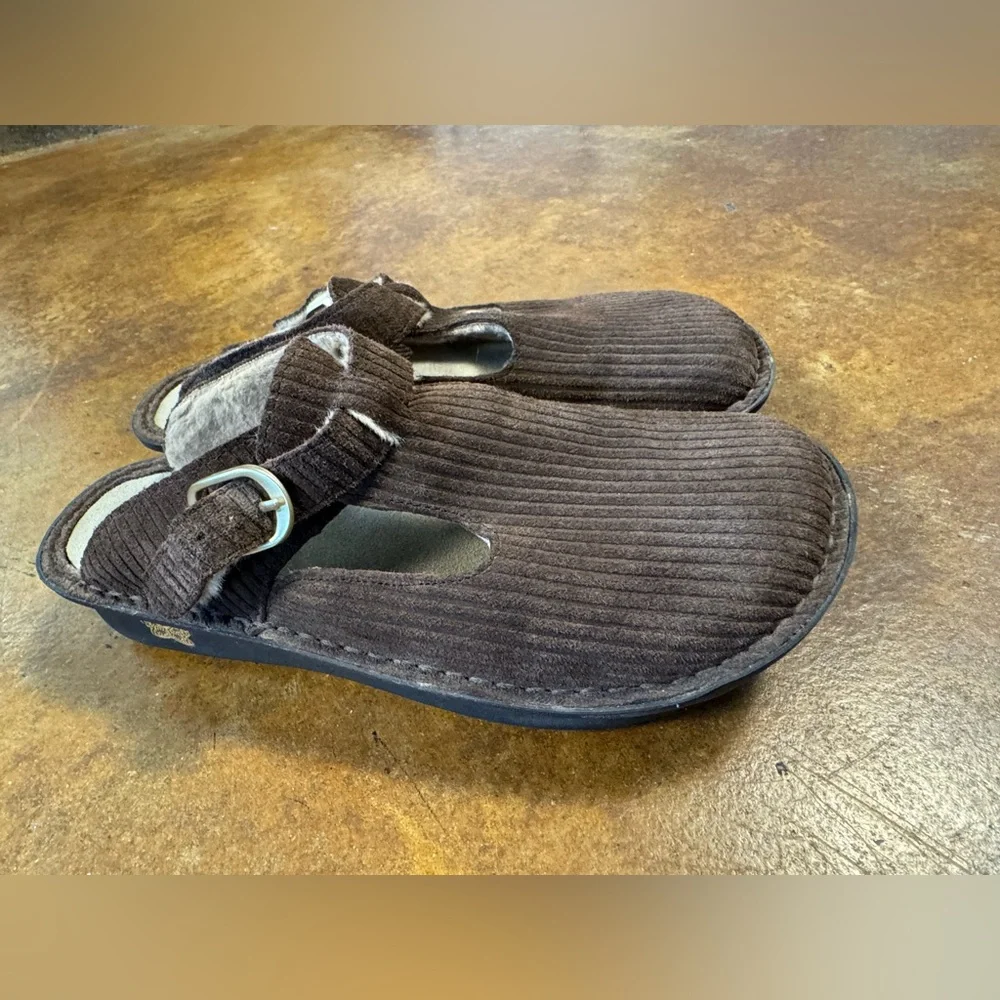 Algeria fur lined brown corduroy slip on mary Jane orthepedic shoes 9 - Picture 3 of 11